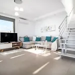 Francis & Gregorys Luxury Villas