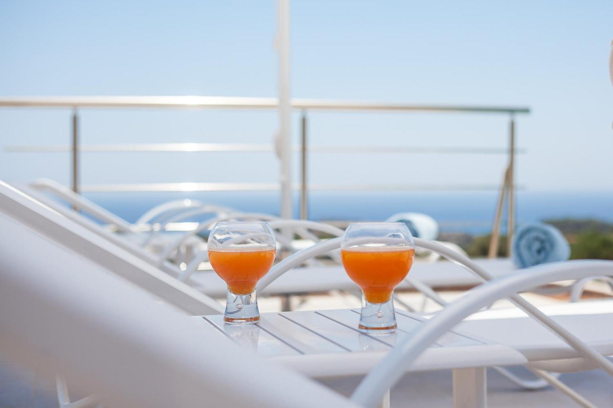 Francis & Gregorys Luxury * Afantou