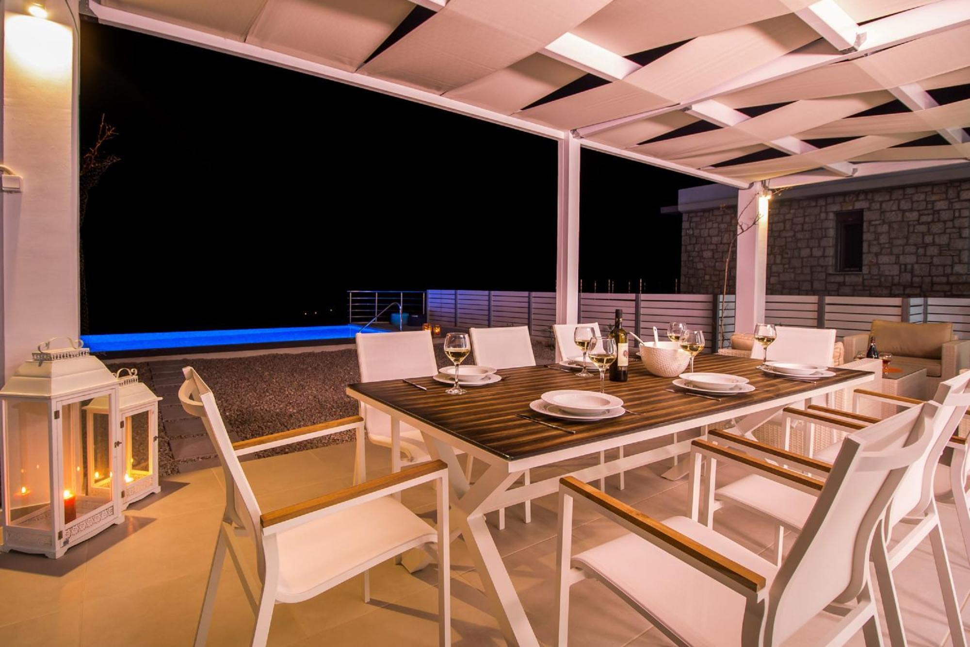 Francis & Gregorys Luxury Villa Afantou