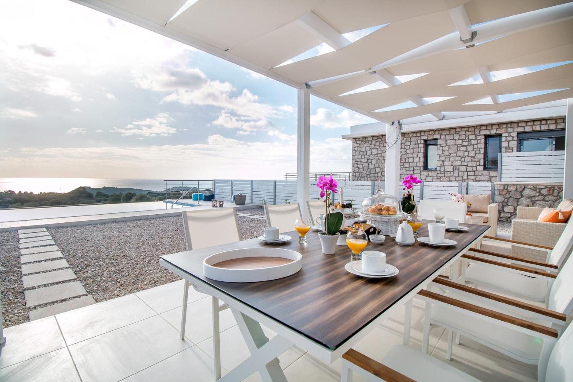Francis & Gregorys Luxury * Afantou
