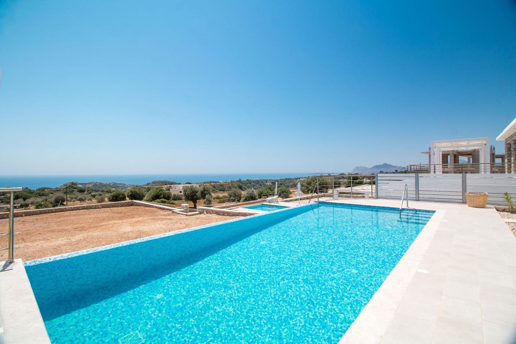 Francis & Gregorys Luxury *